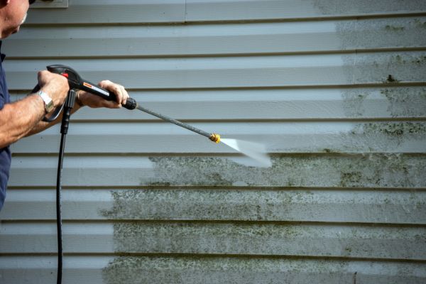 Vinyl Siding Power Washing in Bremerton