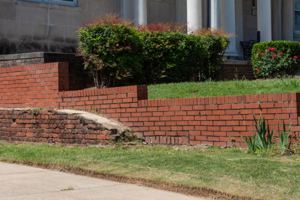 Retaining Wall Cleaning in Bremerton