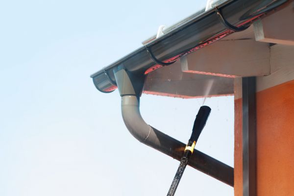 Eaves Power Washing in Bremerton